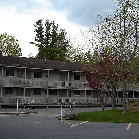 Lake George Suites Bagian luar foto